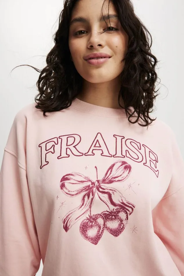 Cotton On SweatersandCardigans Classic Graphic Crew Sweatshirt Fraise Rose Quartz 8211 Women Cotton On SweatersandCardigans Classic Graphic Crew Sweatshirt Fraise Rose Quartz 8211 Women