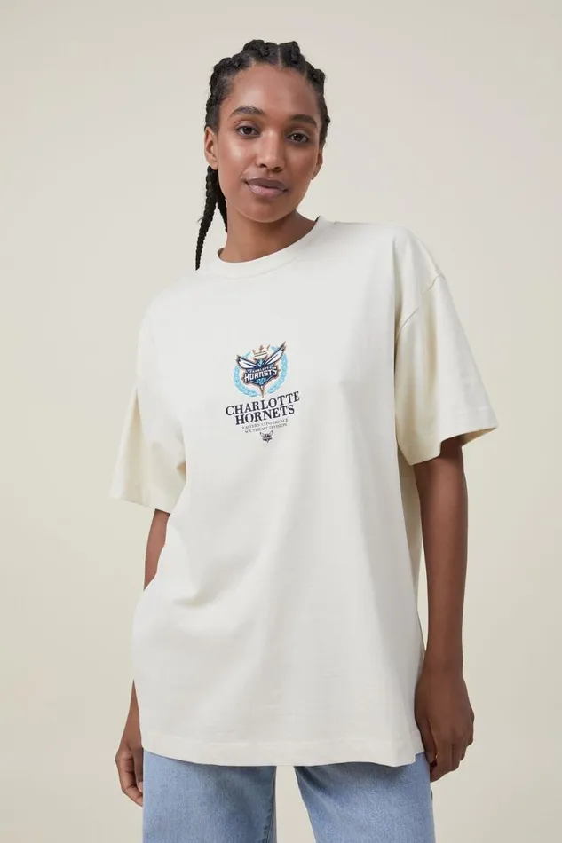 Cotton On Tees and Tanks Box Fit Nba TShirt Lcn Nba Ecrucharlotte Hornets Crest 8211 Men Cotton On Tees and Tanks Box Fit Nba TShirt Lcn Nba Ecrucharlotte Hornets Crest 8211 Men