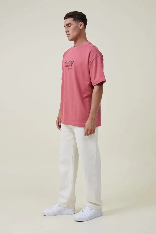 Cotton On Tees and Tanks Box Fit Nba TShirt Lcn Nba Soft Redchicago Bulls Script 8211 Men Cotton On Tees and Tanks Box Fit Nba TShirt Lcn Nba Soft Redchicago Bulls Script 8211 Men