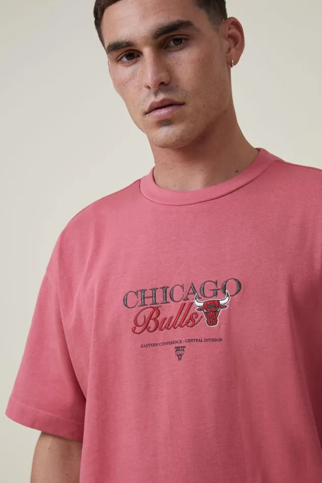 Cotton On Tees and Tanks Box Fit Nba TShirt Lcn Nba Soft Redchicago Bulls Script 8211 Men Cotton On Tees and Tanks Box Fit Nba TShirt Lcn Nba Soft Redchicago Bulls Script 8211 Men