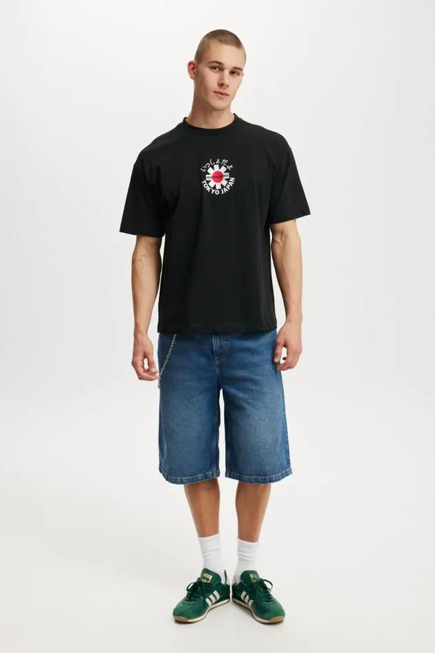 Cotton On Tees and Tanks Box Fit Premium Music TShirt Lcn Mt Black Rhcp Tokyo 8211 Men Cotton On Tees and Tanks Box Fit Premium Music TShirt Lcn Mt Black Rhcp Tokyo 8211 Men