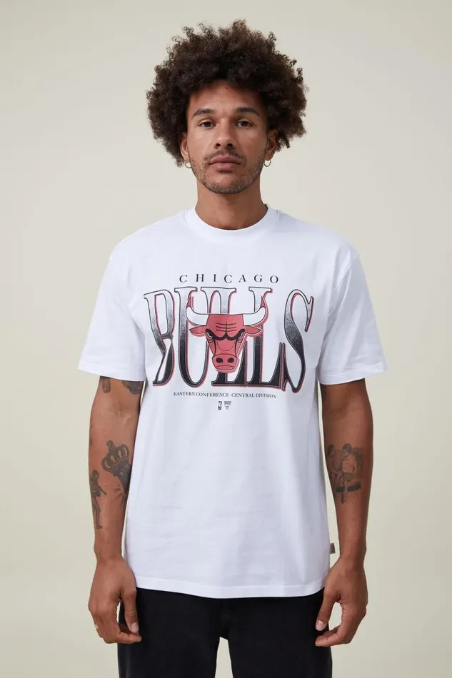 Cotton On Tees and Tanks Loose Fit Nba TShirt Lcn Nba Whitechicago Bulls 8211 Lock Up 8211 Men Cotton On Tees and Tanks Loose Fit Nba TShirt Lcn Nba Whitechicago Bulls 8211 Lock Up 8211 Men