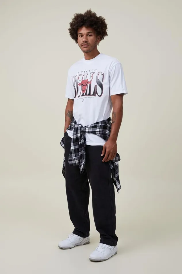 Cotton On Tees and Tanks Loose Fit Nba TShirt Lcn Nba Whitechicago Bulls 8211 Lock Up 8211 Men Cotton On Tees and Tanks Loose Fit Nba TShirt Lcn Nba Whitechicago Bulls 8211 Lock Up 8211 Men