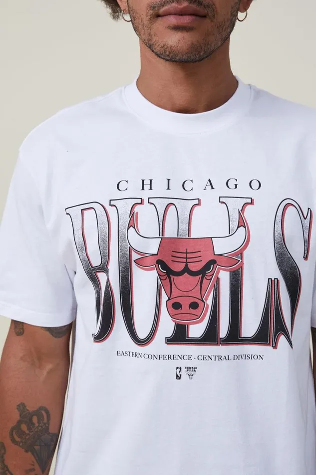 Cotton On Tees and Tanks Loose Fit Nba TShirt Lcn Nba Whitechicago Bulls 8211 Lock Up 8211 Men Cotton On Tees and Tanks Loose Fit Nba TShirt Lcn Nba Whitechicago Bulls 8211 Lock Up 8211 Men