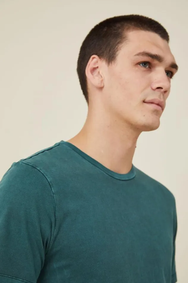 Cotton On Tees and Tanks Organic Regular Fit Crew TShirt Pineneedle Green 8211 Men Cotton On Tees and Tanks Organic Regular Fit Crew TShirt Pineneedle Green 8211 Men