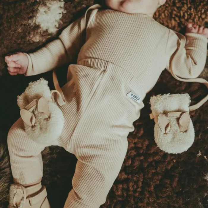 Donsje Amsterdam Accessories Baby Richy Mittens Off White Curly Faux Fur
