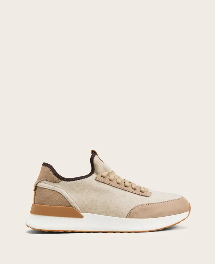 Kenneth Cole Sneakers Men GENTLE SOULS Laurence Stretch Lightweight Jogger Taupe