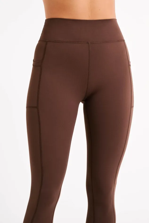 Meshki Activewear Briar V Back Leggings With Pockets 8211 Dark Chocolate Darkchocolate 8211 Women