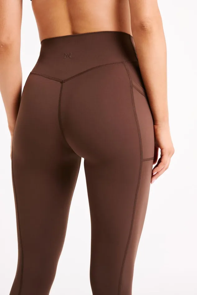 Meshki Activewear Briar V Back Leggings With Pockets 8211 Dark Chocolate Darkchocolate 8211 Women
