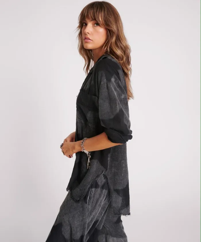 One Teaspoon Shirts BLACK STAR MUSLIN LONGLINE SHIRT 8211 Women One Teaspoon Shirts BLACK STAR MUSLIN LONGLINE SHIRT 8211 Women