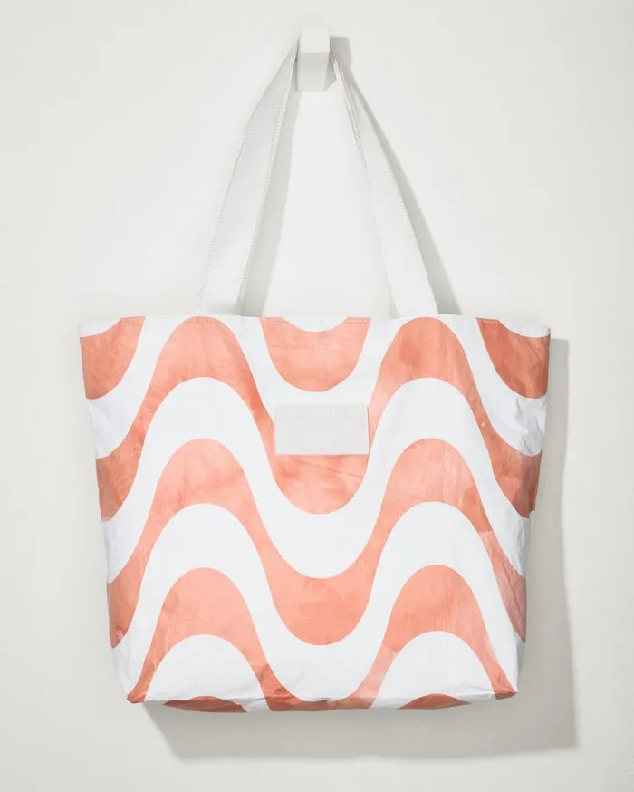Tommy Bahama Aloha Collection Calcada Coral Splash Day Tripper Tote Coral Splash WomenBeach and Home Luggage and Travel Tommy Bahama Aloha Collection Calcada Coral Splash Day Tripper Tote Coral Splash WomenBeach and Home Luggage and Travel