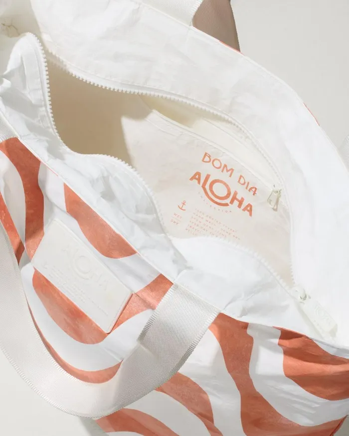 Tommy Bahama Aloha Collection Calcada Coral Splash Day Tripper Tote Coral Splash WomenBeach and Home Luggage and Travel Tommy Bahama Aloha Collection Calcada Coral Splash Day Tripper Tote Coral Splash WomenBeach and Home Luggage and Travel