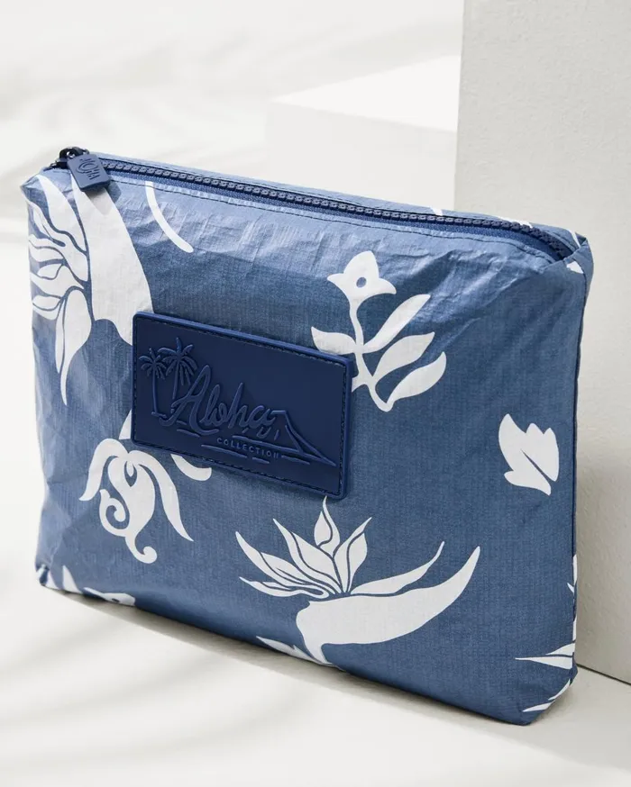 Tommy Bahama Aloha Collection Navy Pekelo Small Pouch Vintage Blue Beach and HomeWomen Luggage and Travel Tommy Bahama Aloha Collection Navy Pekelo Small Pouch Vintage Blue Beach and HomeWomen Luggage and Travel
