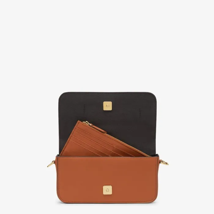 Woman Brown Leather Wallet Brown Fendi Wallets On Chain