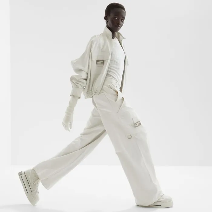 Woman White Canvas Fendi By Marc Jacobs Trousers White Fendi Pants and Shorts