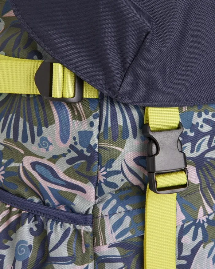 WomenMen Backpacks and Bags Passenger Boondocker Recycled 26L Backpack Abstract Seaweed Pistachio Abstract Seaweed Pistachio
