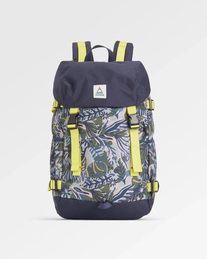 WomenMen Backpacks and Bags Passenger Boondocker Recycled 26L Backpack Abstract Seaweed Pistachio Abstract Seaweed Pistachio